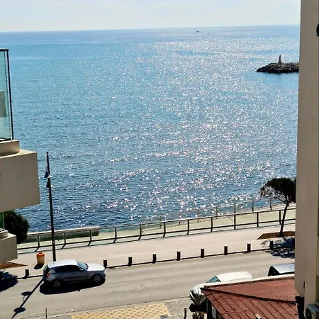 Apartamento Bright With A Sea-view On The First Line *