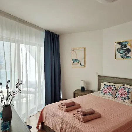 Bright With A Sea-view On The First Line Apartment Larnaka