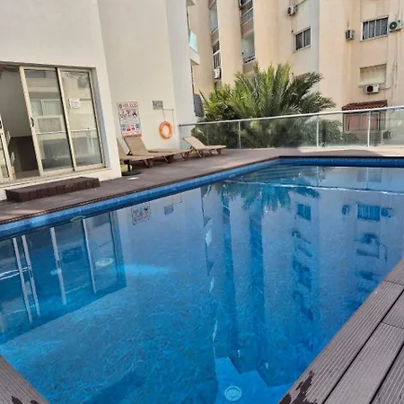 Bright With A Sea-view On The First Line Apartment Larnaka
